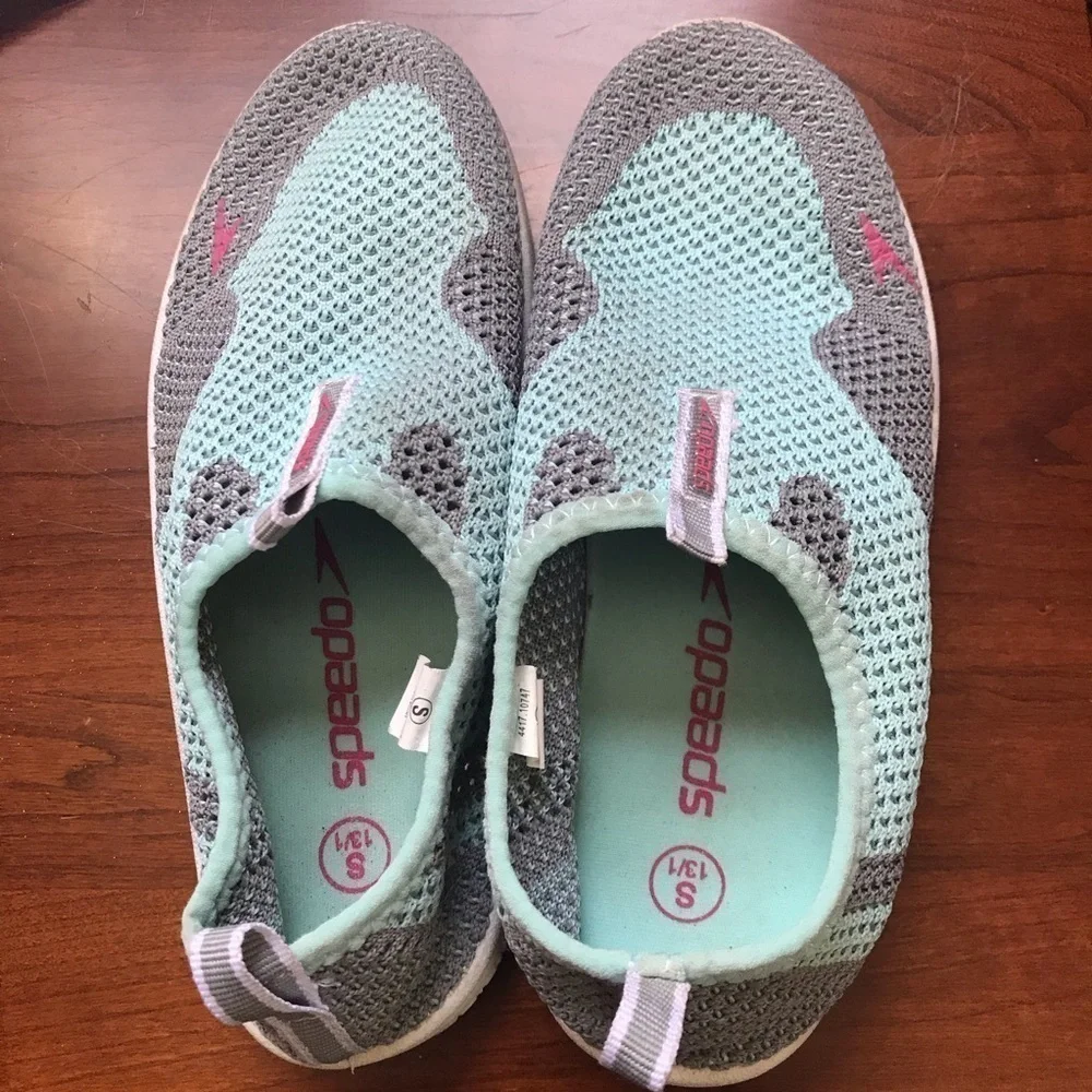Speedo water shoes